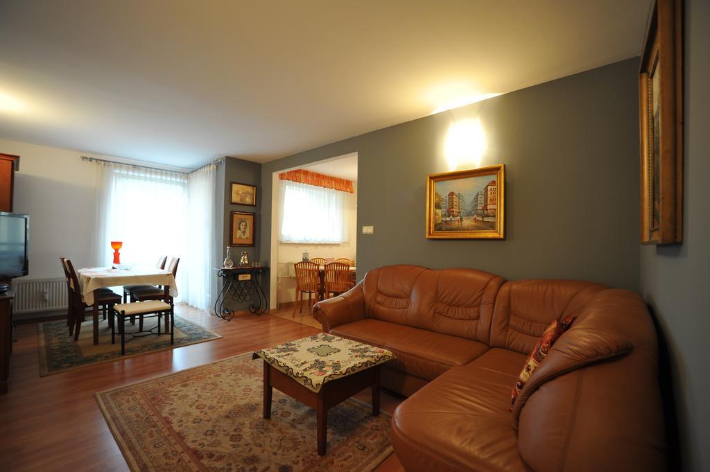 Apartament Tais Apartment *